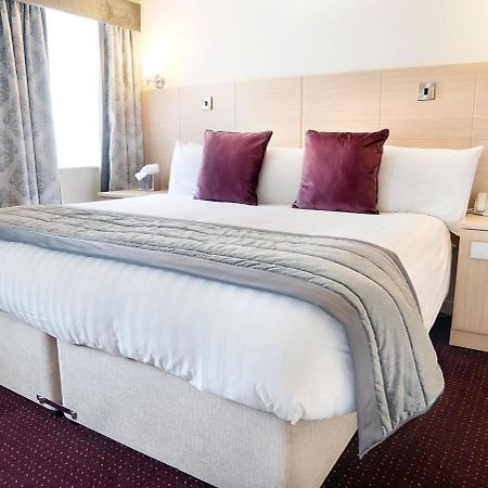 Cambridge Hotel Waterfront Brighouse Ngoại thất bức ảnh