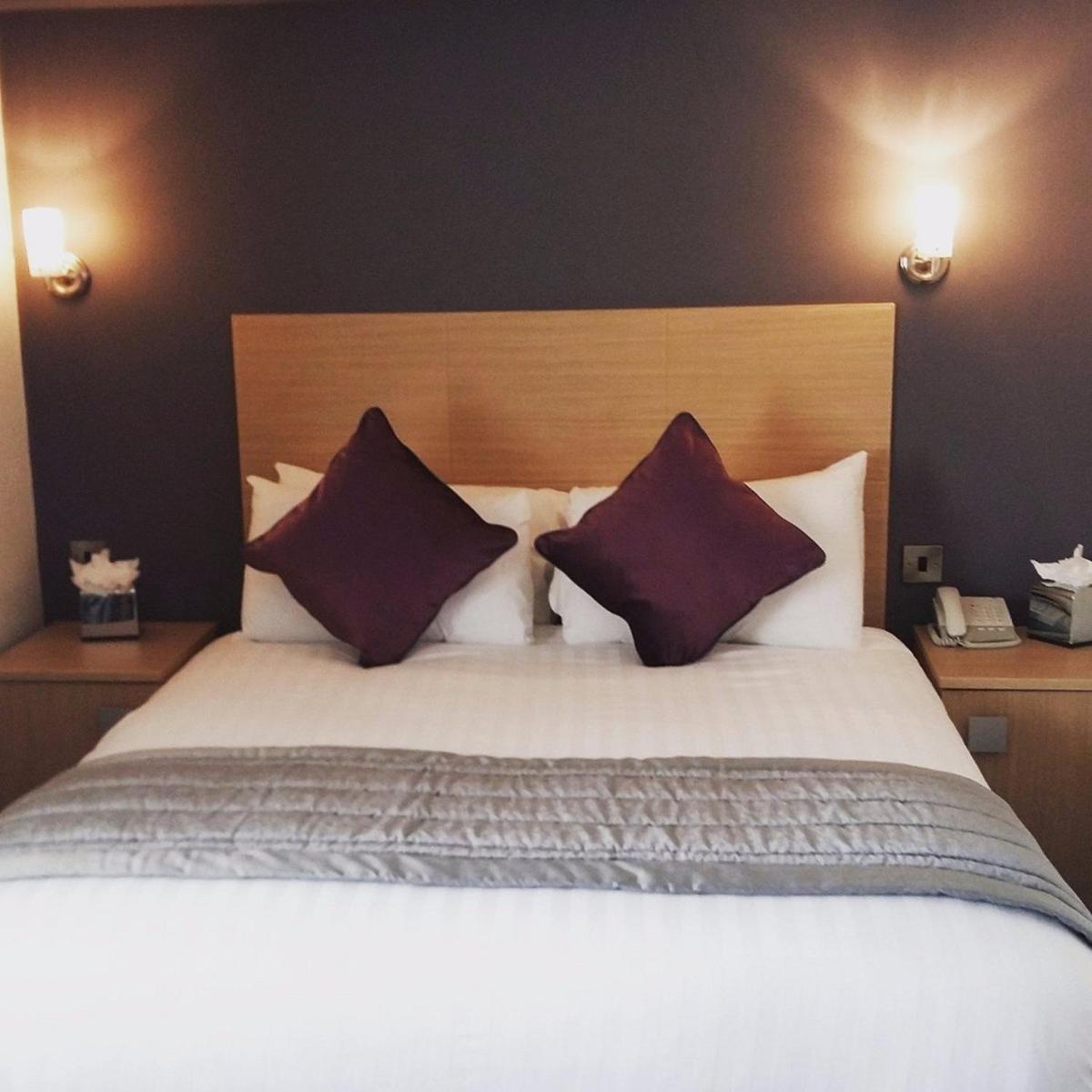 Cambridge Hotel Waterfront Brighouse Ngoại thất bức ảnh